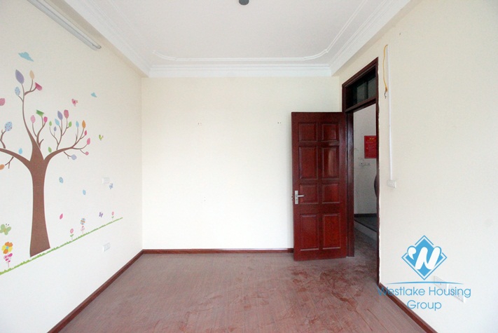 6th floor house for lease in Doi Can, Ba Dinh district.